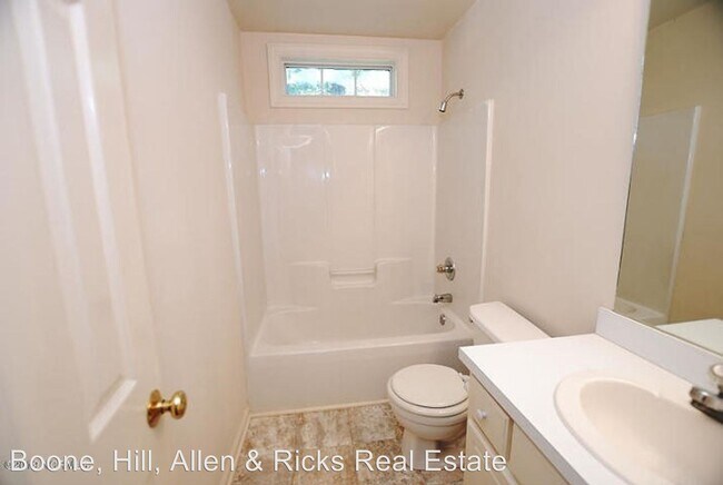 Building Photo - 3 br, 2 bath House - 1588 Overton Drive