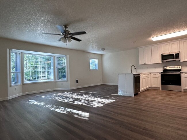Photo - 715 NE Roberts Avenue Apartment