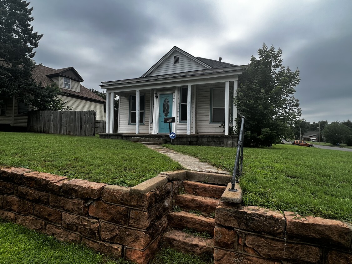 502 7th St, Chickasha, OK 73018 House Rental in Chickasha, OK