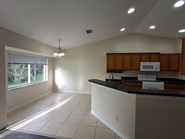 Building Photo - 135 Greenbriar Blvd