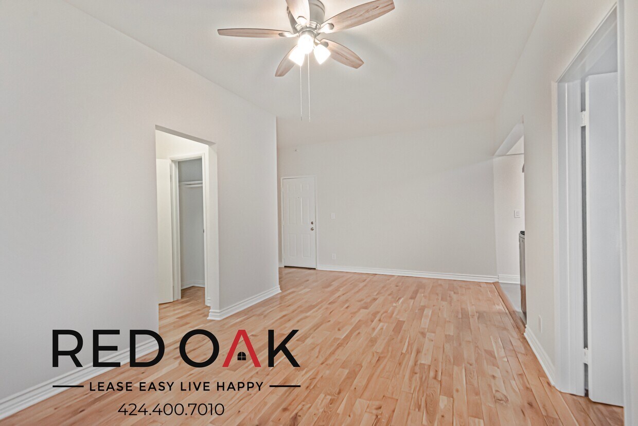 Foto principal - 326 S Normandie Ave