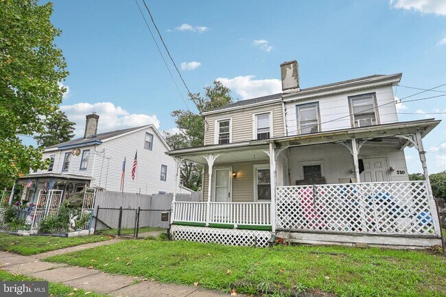 Building Photo - 518 Broad St