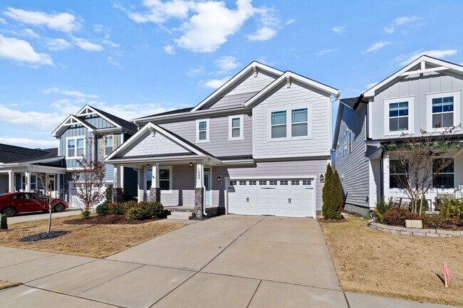 Foto del edificio - **Beautiful Wendell Home 3/2.5 W/ Fenced in Yard**