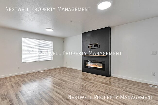 Building Photo - 427 S Fox Chase Ln