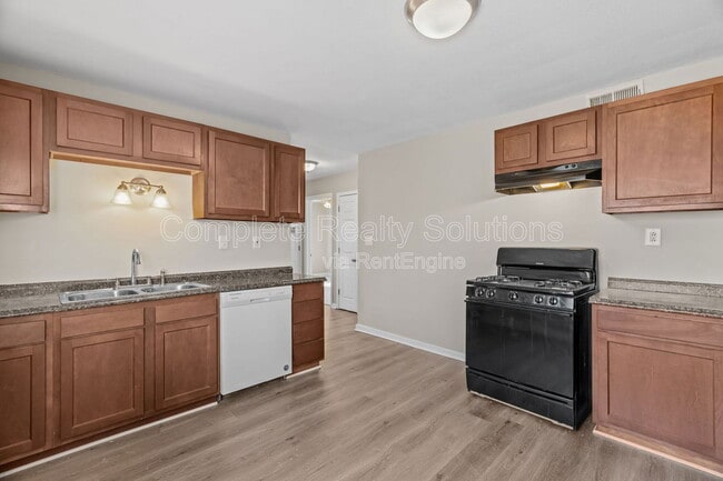 Building Photo - 9750 Lorna Ln