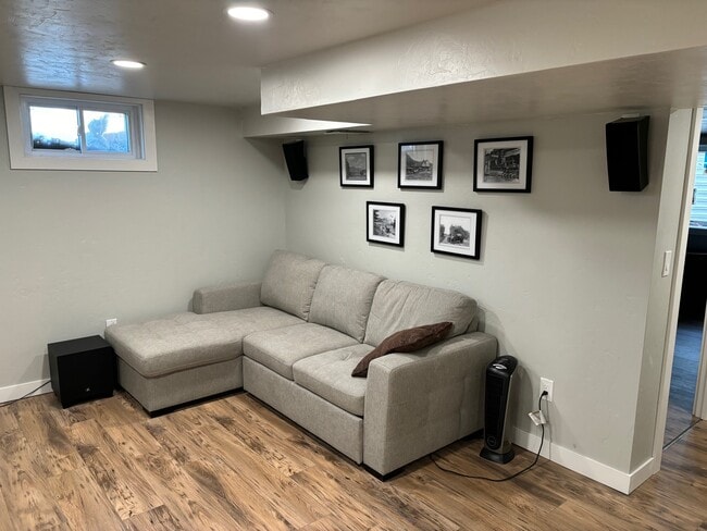 Foto del edificio - 3044 W Platte Ave