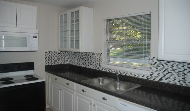 Foto del edificio - 2038 Dellwood Pl