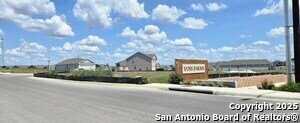 Building Photo - 1635 Knoll Rdg