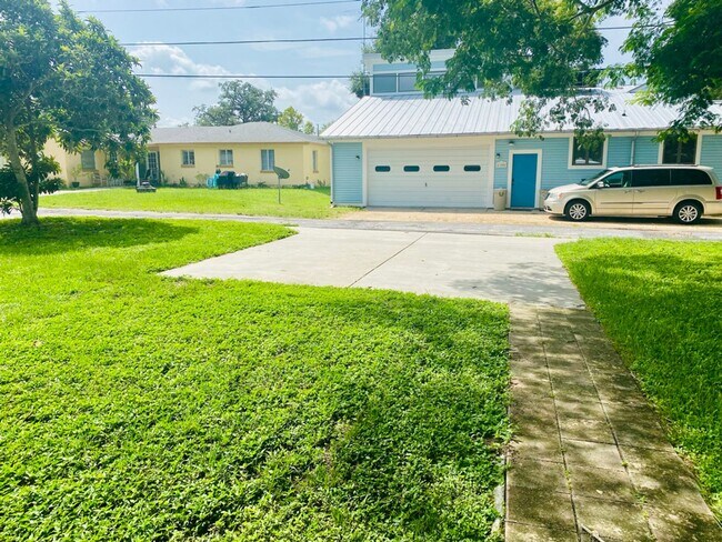 Building Photo - 6106 Florida Ave