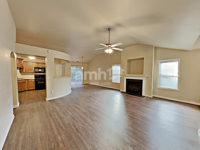 Foto del edificio - 343 Downing Creek Trail