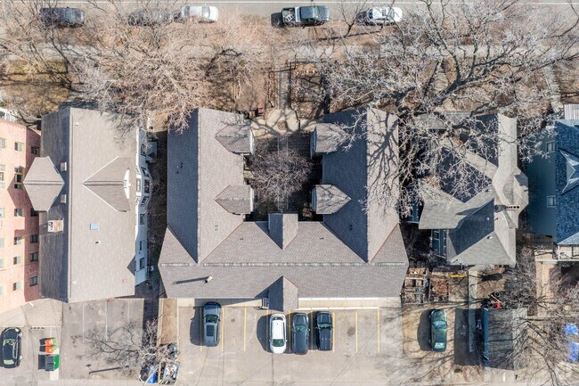 Foto aérea - 2406 Lyndale Ave S