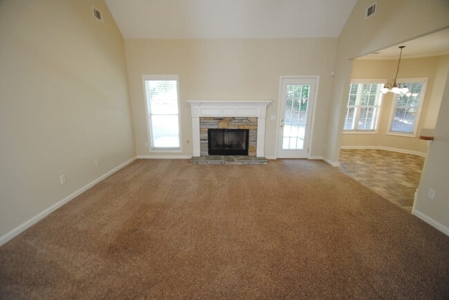 Building Photo - 5870 Cedar Ridge Trl