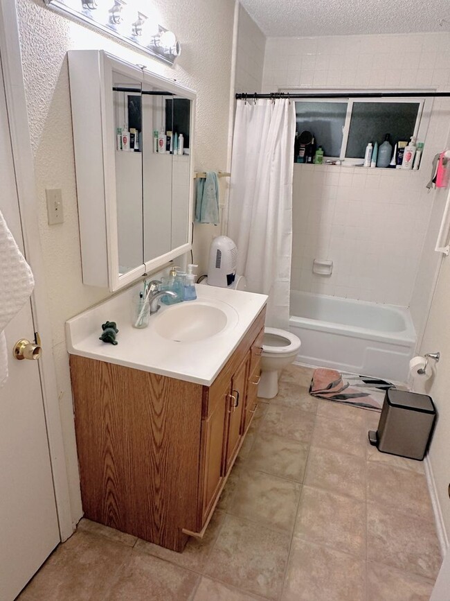 Foto del edificio - Charming 2BR Townhome in NW Houston