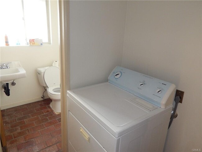 Building Photo - 2795 Temple Hills Dr