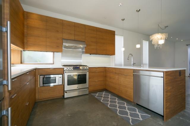 Building Photo - 3 bedroom in Seattle WA 98107