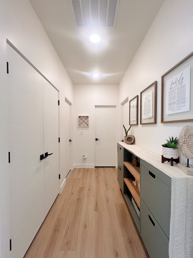 Foto del edificio - 5741 S Russet Sun Dr