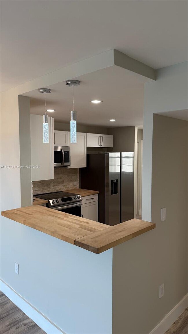 Foto del edificio - 1750 NE 191st St