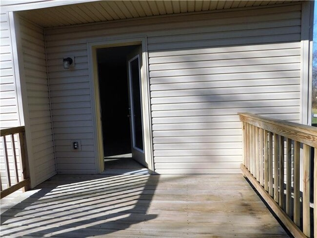 Building Photo - 6512 Oak Crest Dr