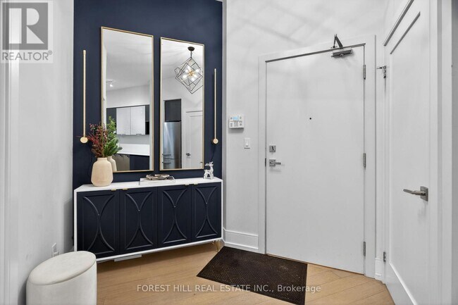 Photo du bâtiment - 99 The Donway W