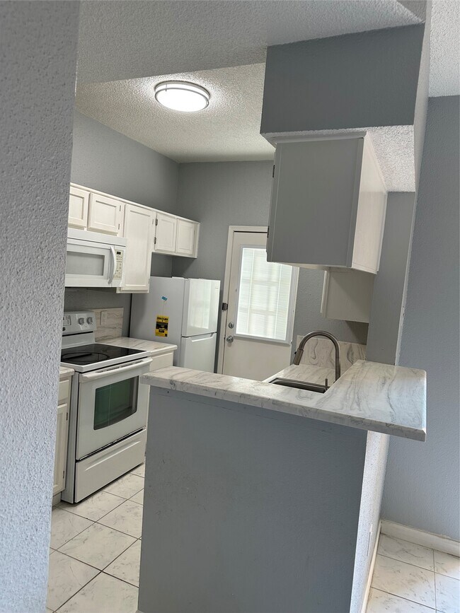 Foto del edificio - 7575 Cambridge St