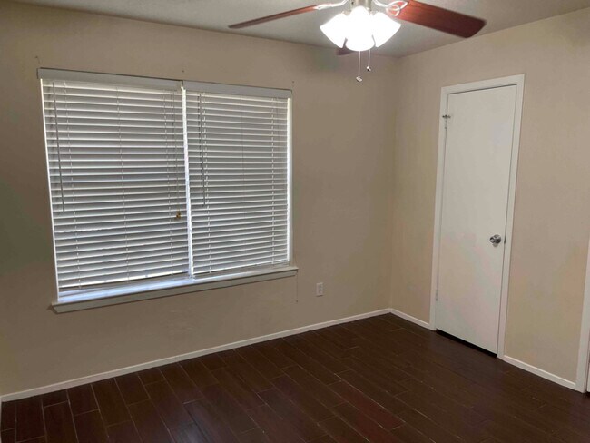 Building Photo - 7107 Pickett Dr