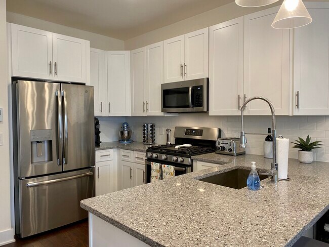 Kitchen - 961 Shackamaxon St