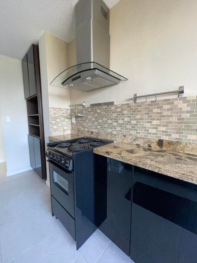 Building Photo - 3500  Blue Lake Drive 403 Pompano Beach Fl...