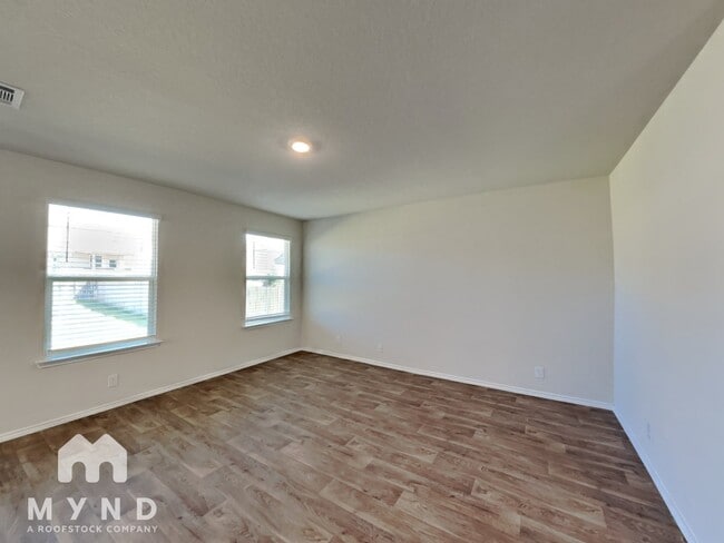 Building Photo - 918 Andean Emerald