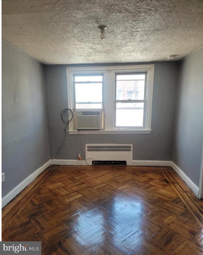 Primary Photo - 109 Fern St