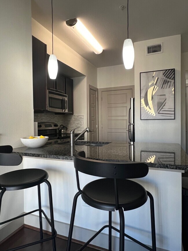 Building Photo - 145 Heights Blvd