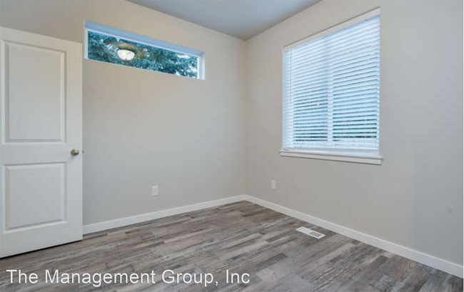Building Photo - 4 br, 2.5 bath House - 4910 NE 65th Court