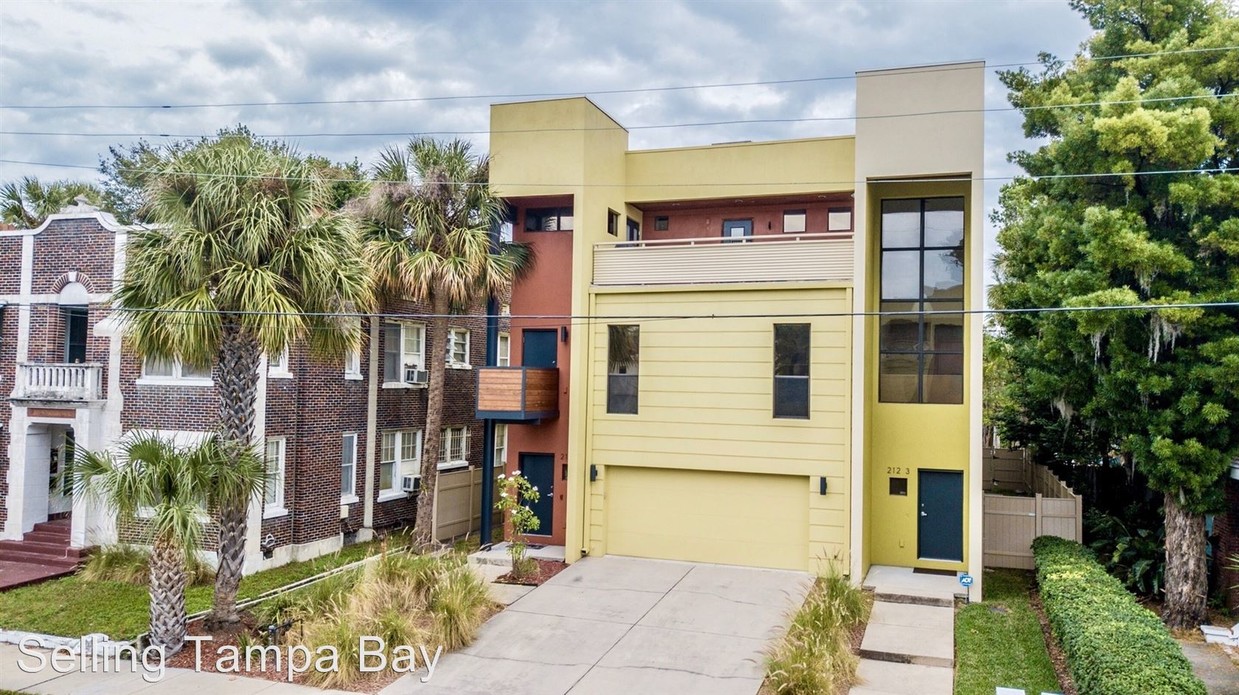 Foto principal - 212 S Moody Ave