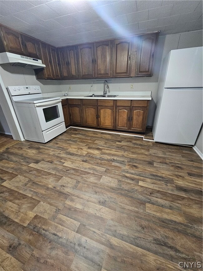 Building Photo - 615 Leray St