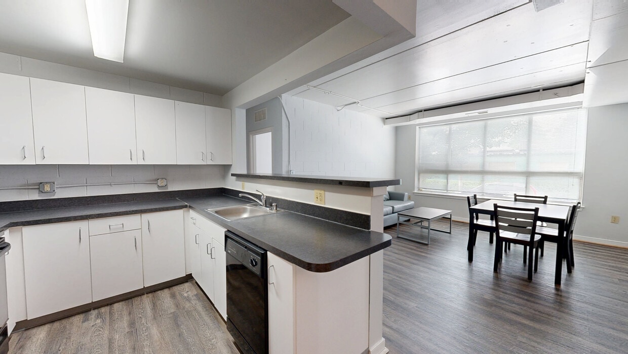 Photo - HH Cresmont Apartments