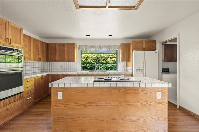 Foto del edificio - 3 Bed 2.5 Bath with washer/dryer in Palo Alto