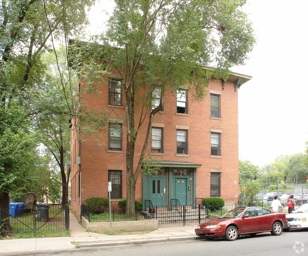 Building Photo - 82-84 Ward St