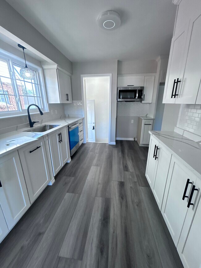 Building Photo - 15787 McLain Ave