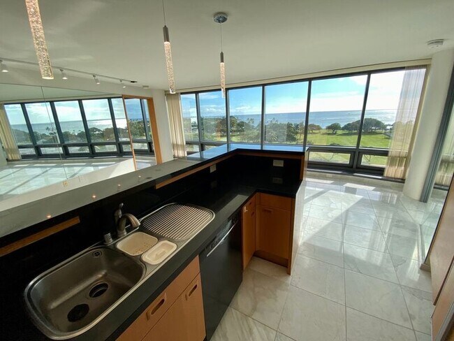 Foto del edificio - 1330 Ala Moana Blvd
