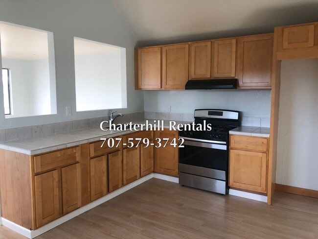 Building Photo - Mixed use -- house plus large warehouse (u...