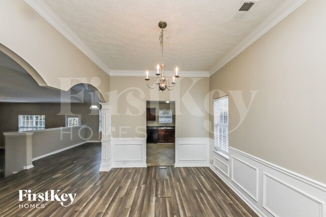 Foto del edificio - 419 Lake Ridge Ln