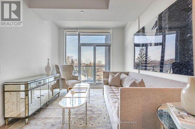 Building Photo - 133 Bronte Rd