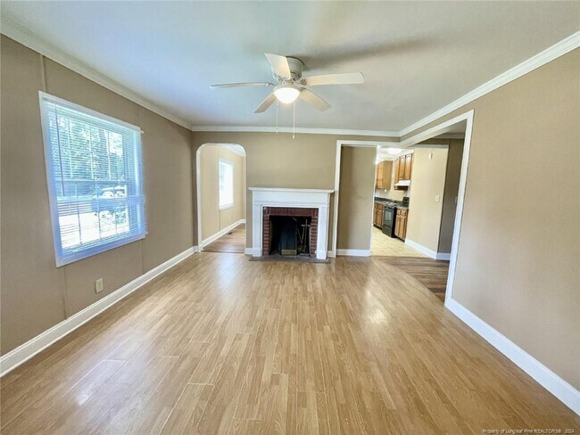 Building Photo - 406 Roxie Ave