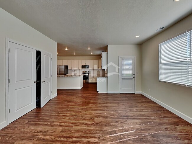 Foto del edificio - 1369 White St