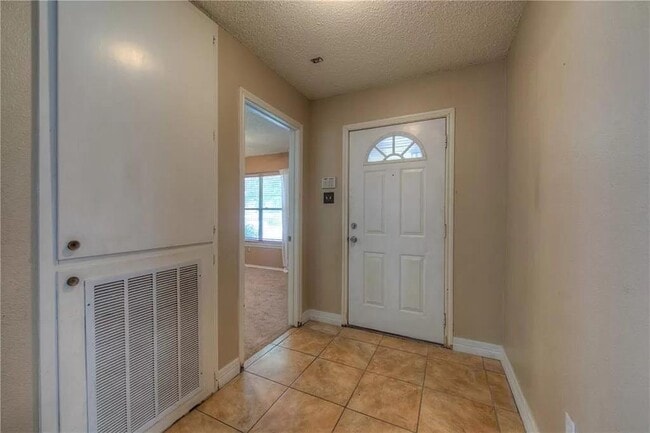 Building Photo - 2513 Glen Field Dr