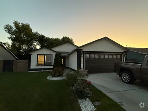 Building Photo - 5502 Hayes Ln