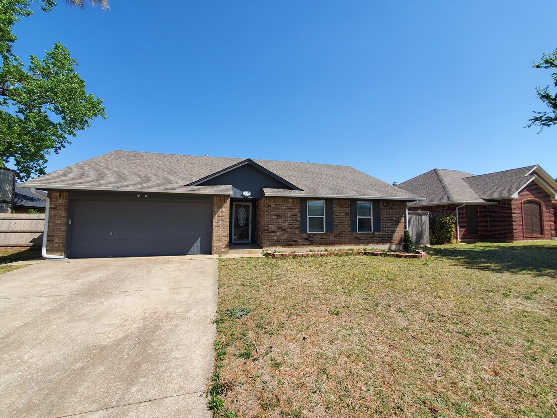 429 W Branches Way, Mustang, OK 73064 House Rental in Mustang, OK
