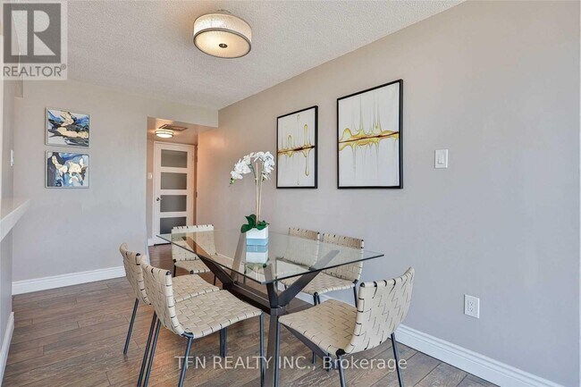 Building Photo - 701 King St W