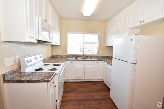 Building Photo - Oakdale Apartments