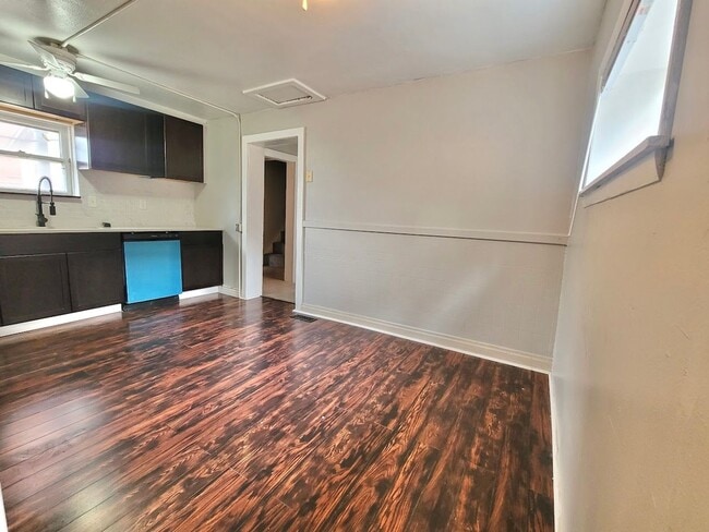 Foto del edificio - Charming 3 bed 1 bath 2 garage house in Pu...