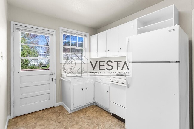 Building Photo - 16 Fortunate Dr